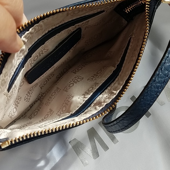 Michael Kors Wristlet Soft Navy Leather - Picture 4 of 4
